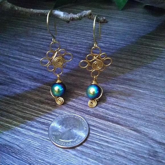 Handcrafted Earrings Gold with Black Aurora Borealis Glass Beads - Picture 5 of 8